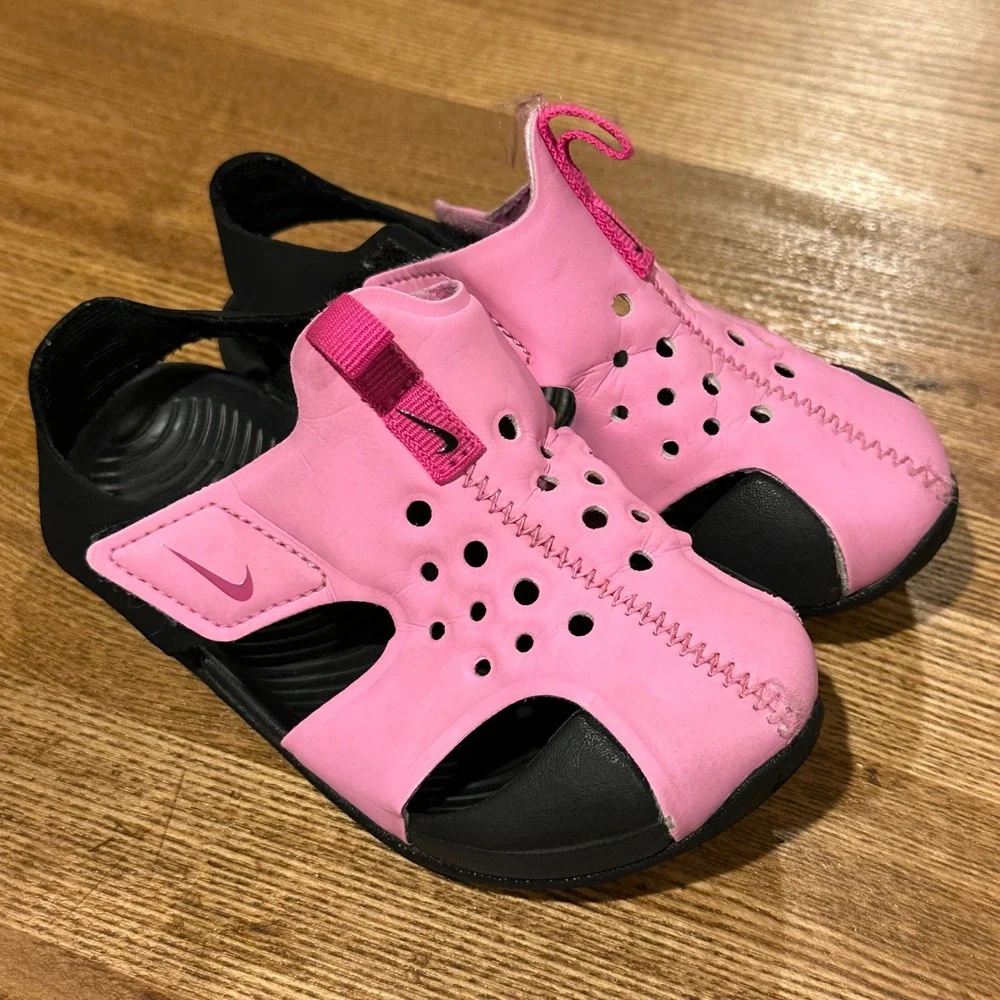 Nike Sunray Protect Sandals Kids 8C Pink Black Water Shoes summer lightweight